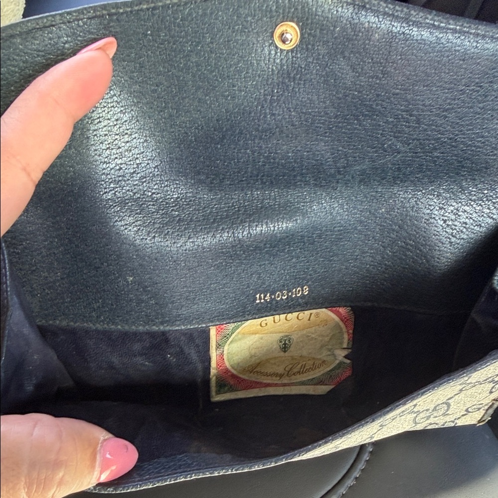Gucci Black and Cream Monogram Clutch - Picture 9 of 16